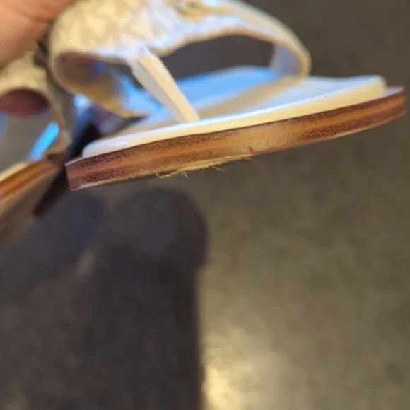 MICHAEL Michael Kors Thong Buckle Sandals - Picture 3 of 8